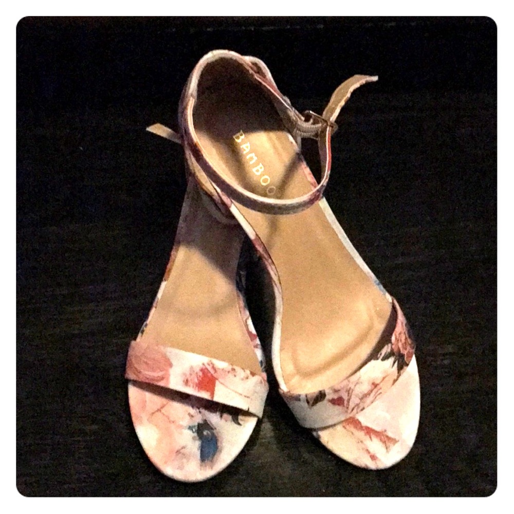 Bamboo floral sandals